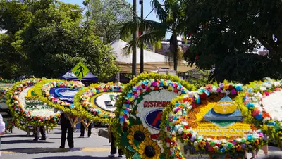 Guatapé celebra las Fiestas de Zócalos y Flores, Silletas y Colores 2024
