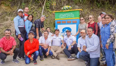 Guatapé, anfitrión en la entrega de 41 proyectos de Caminos Comunitarios de la Paz Total, liderados por INVÍAS y las Juntas de Acción Comunal