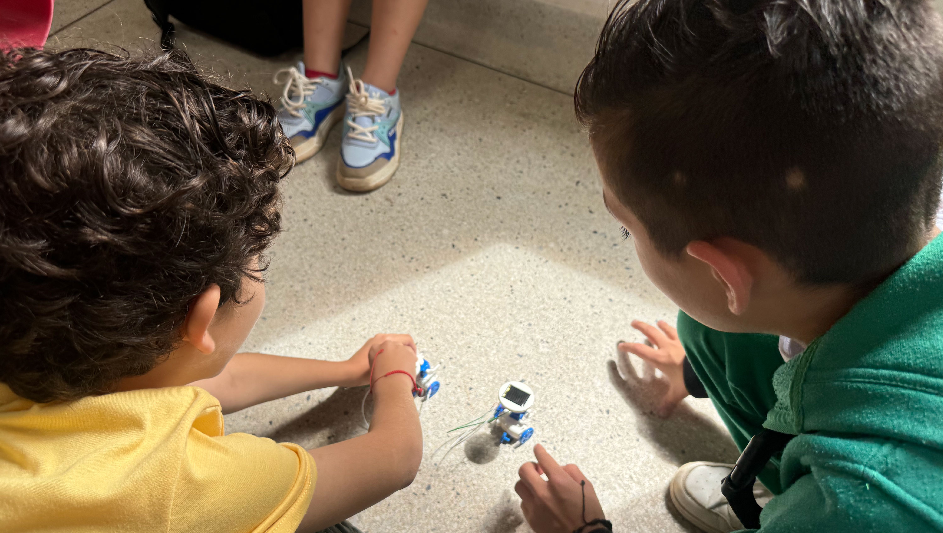 Curso vacacional de robótica para acercar a los niños, niñas y adolescentes a la tecnología