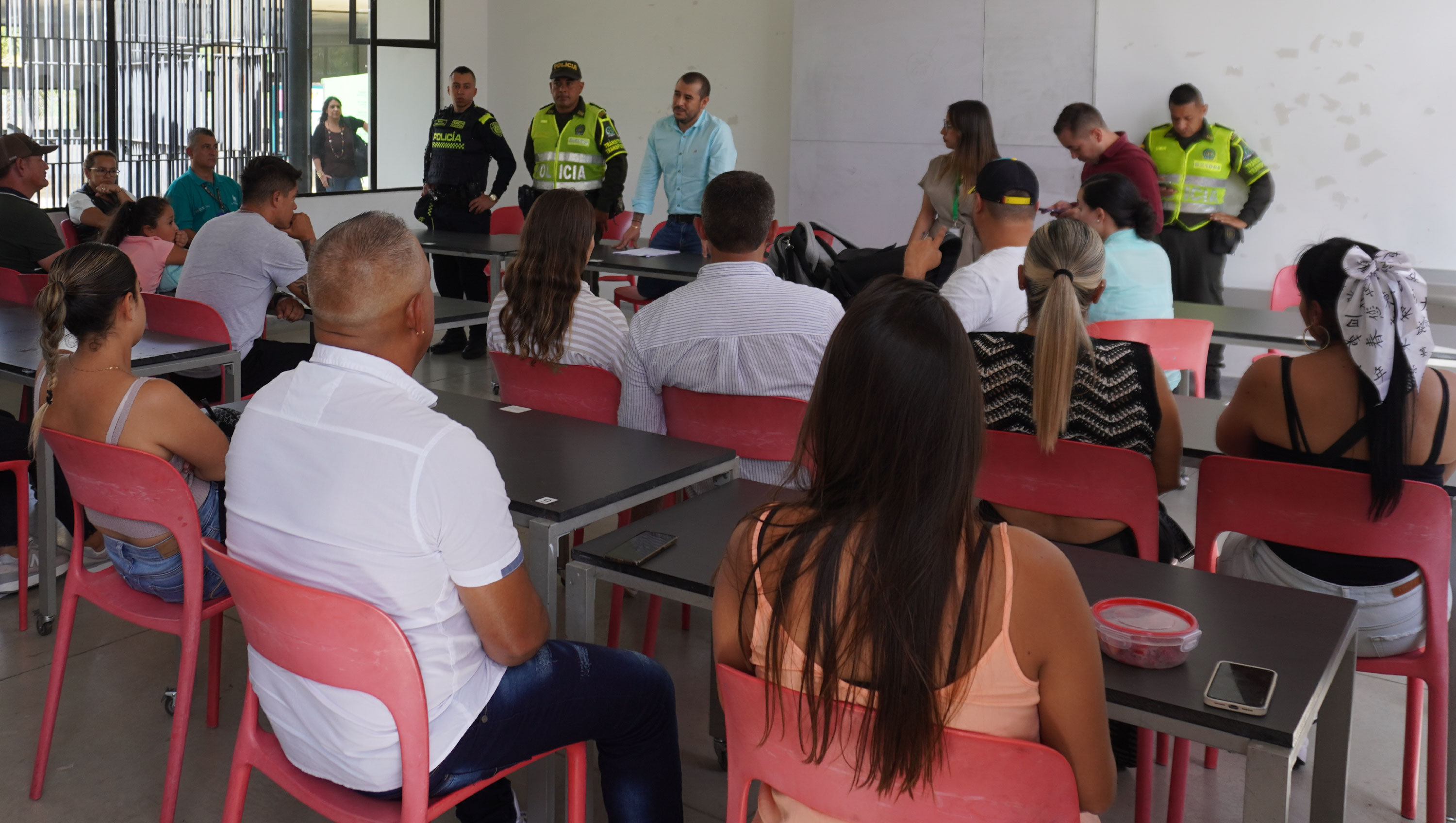 Tercer encuentro de concertación para avanzar en la organización del transporte fluvial en el Malecón San Juan del Puerto